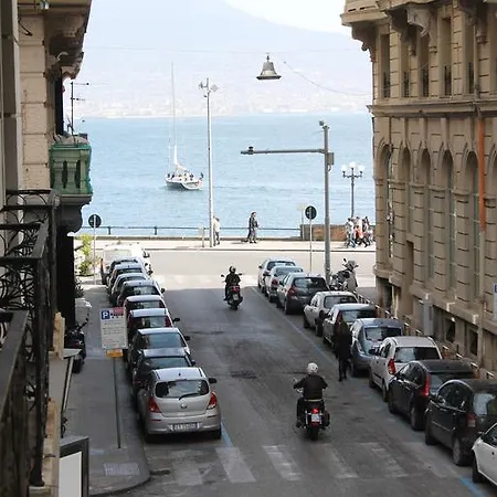 Residenza Santa Lucia نابولي